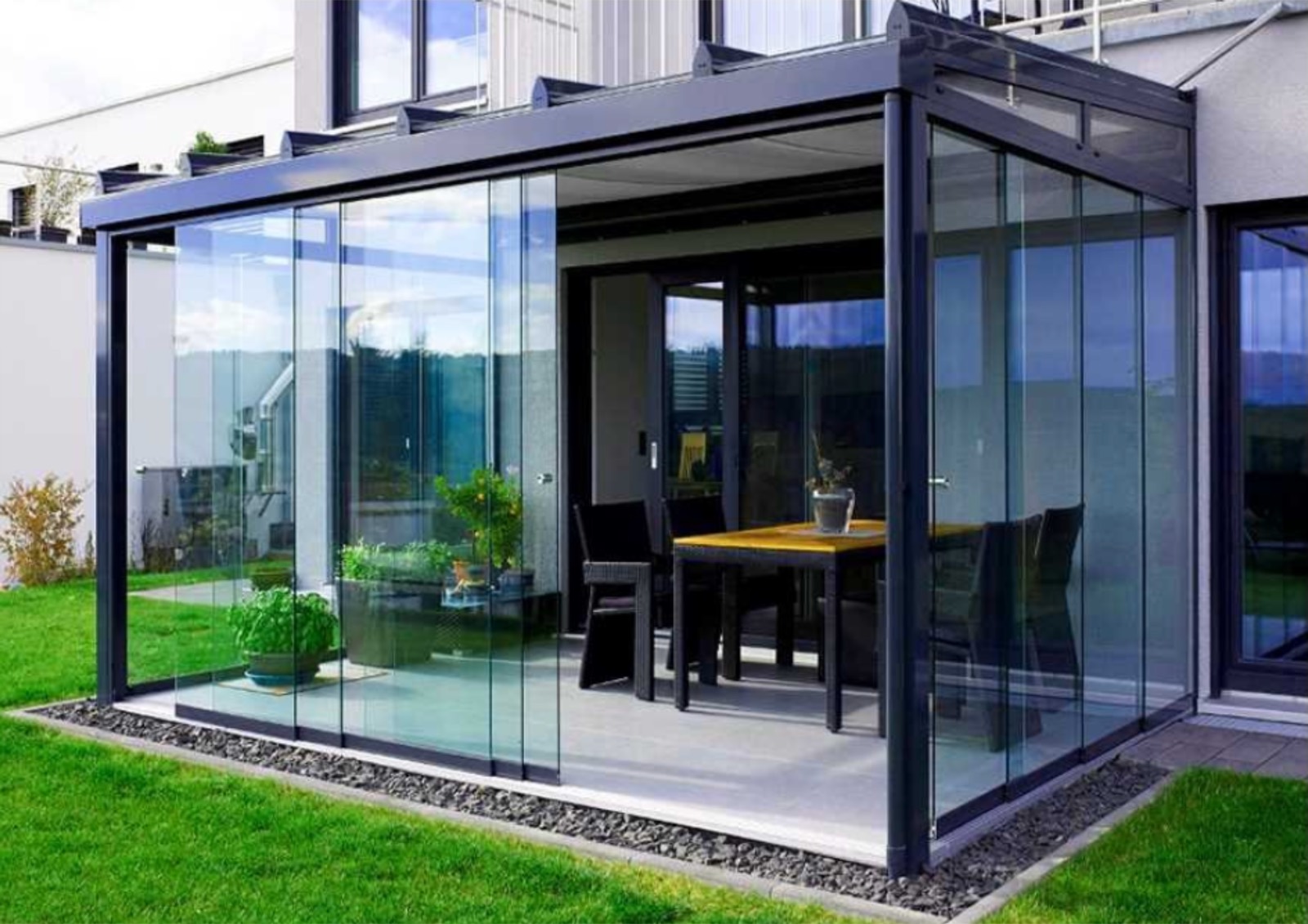 Verglaster Terrassenanbau als Referenz aus dem Raum Duisburg